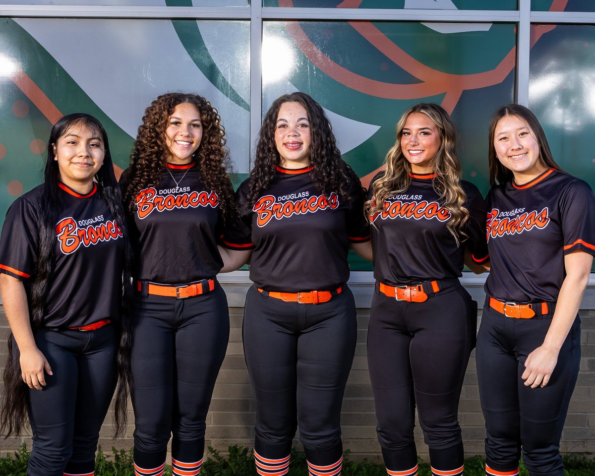 FDHS Softball tweet media