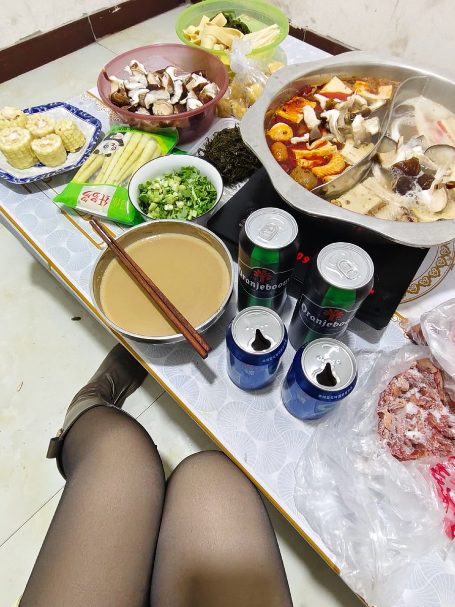 红杏微墙 tweet media