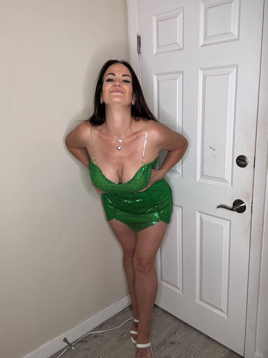 Amelia Carrington tweet media