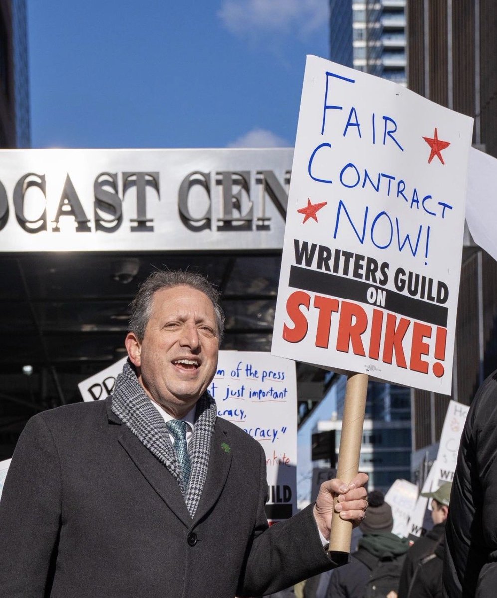 BradPander's tweet image. Trade unions are in my blood.

As the holder of a master’s degree in anthropology, I have long understood the picket line as a powerful expression of identity, action, and democratic expression.

Proud to stand in solidarity with #workers. 🧵