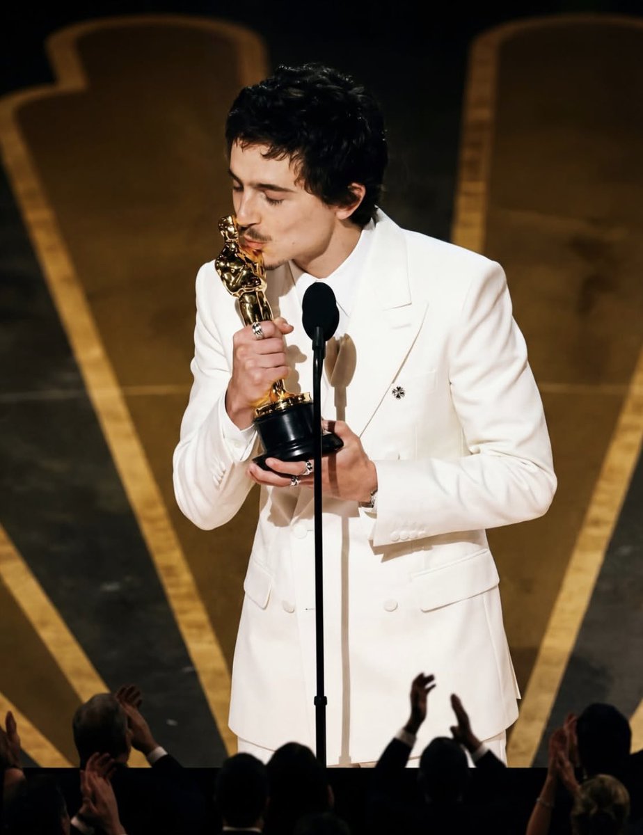 سكارف tweet media