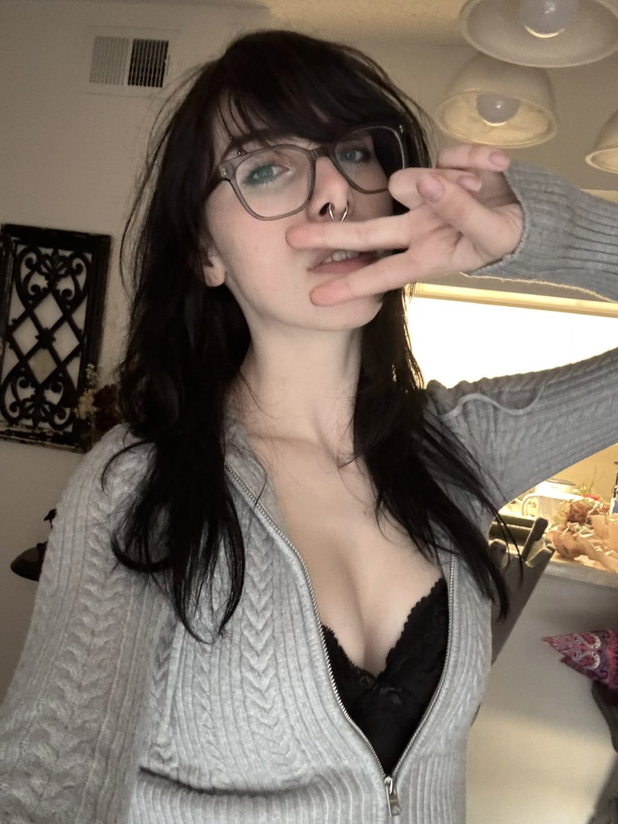 ellis ♡ tweet media