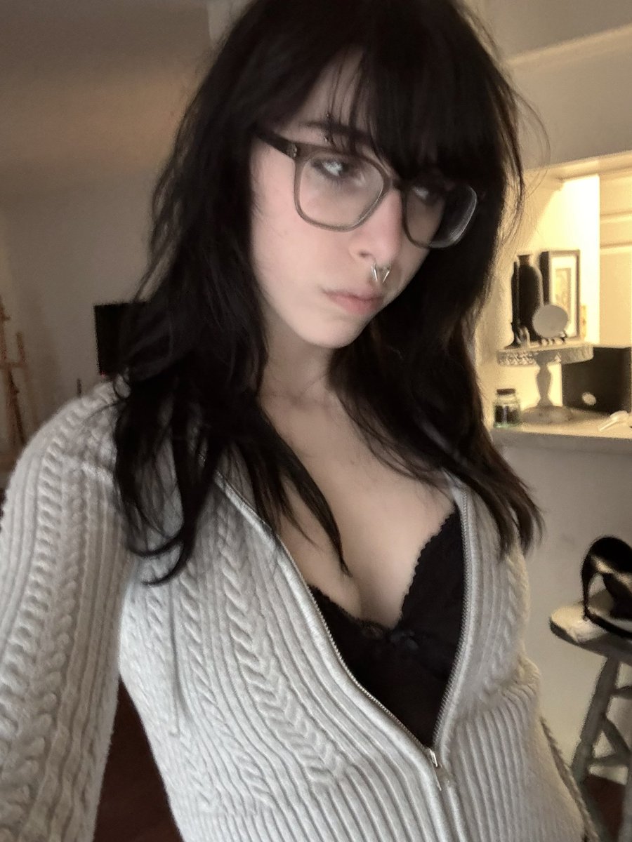 ellis ♡ tweet media