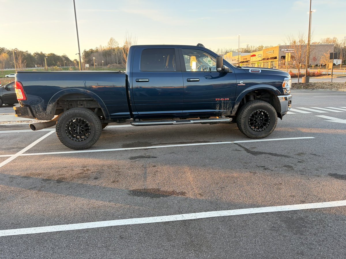 Bourbon & Braves tweet media