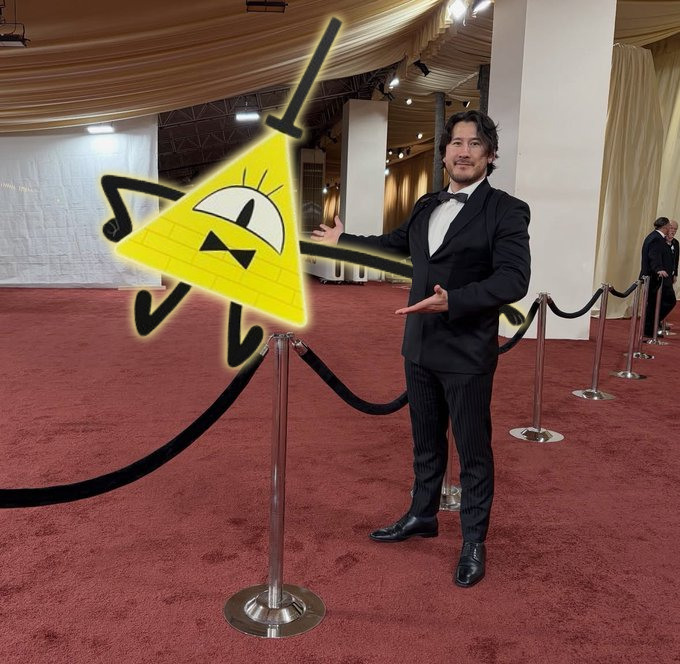 I just HAD to combine this with Bill's little photo op thing from that one convention, lmao! #gravityfalls #billcipher
(It was only AFTER I made this that I remembered I saw a similar edit by billcipherlover late last night 💀
Different bill pic though!)