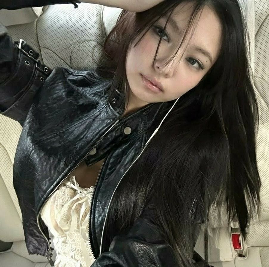 rubyjenniepink1 tweet media