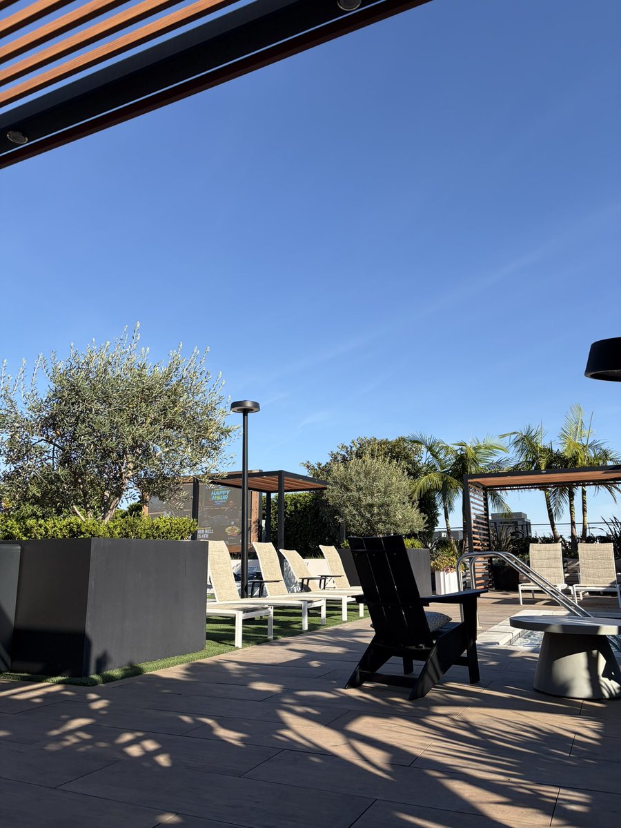 поебать, если честно tweet media