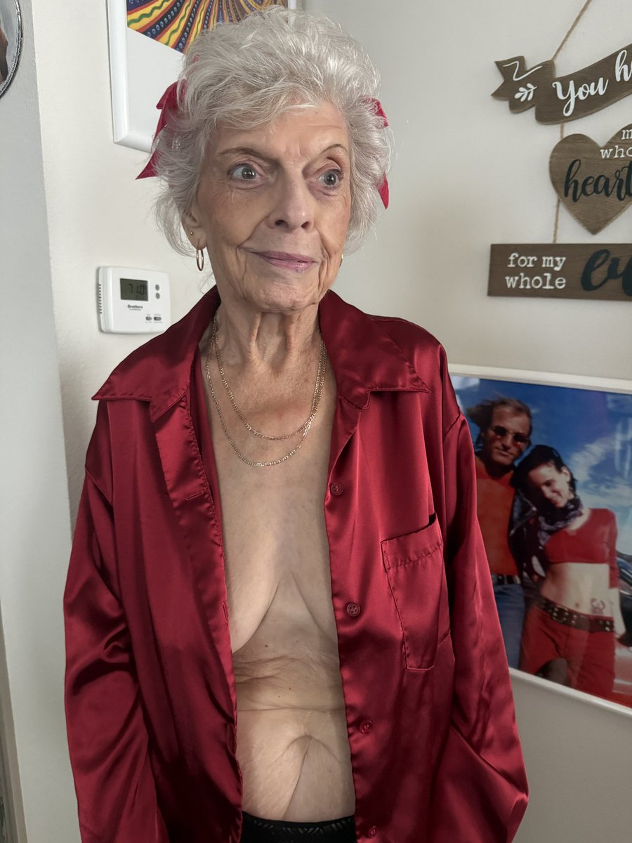 Worlds oldest onlyfans model. tweet media