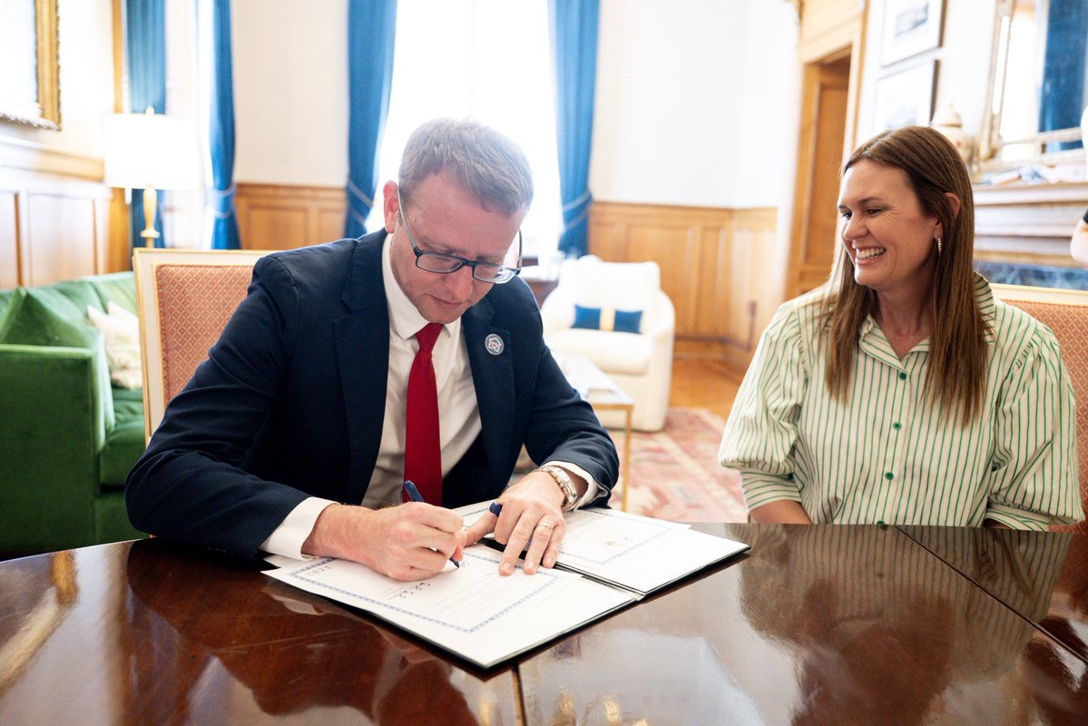 Sarah Huckabee Sanders tweet media