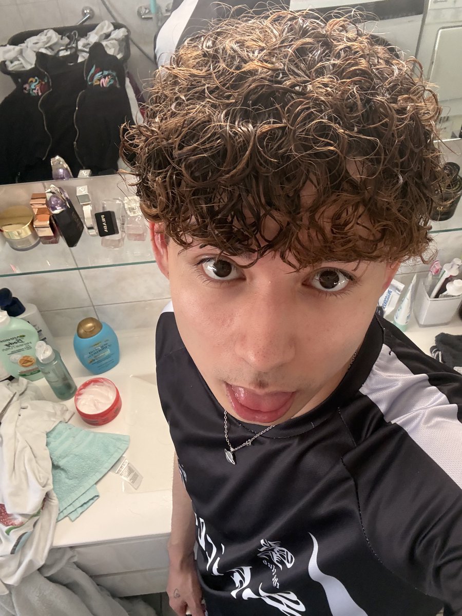 lotuszyee tweet media