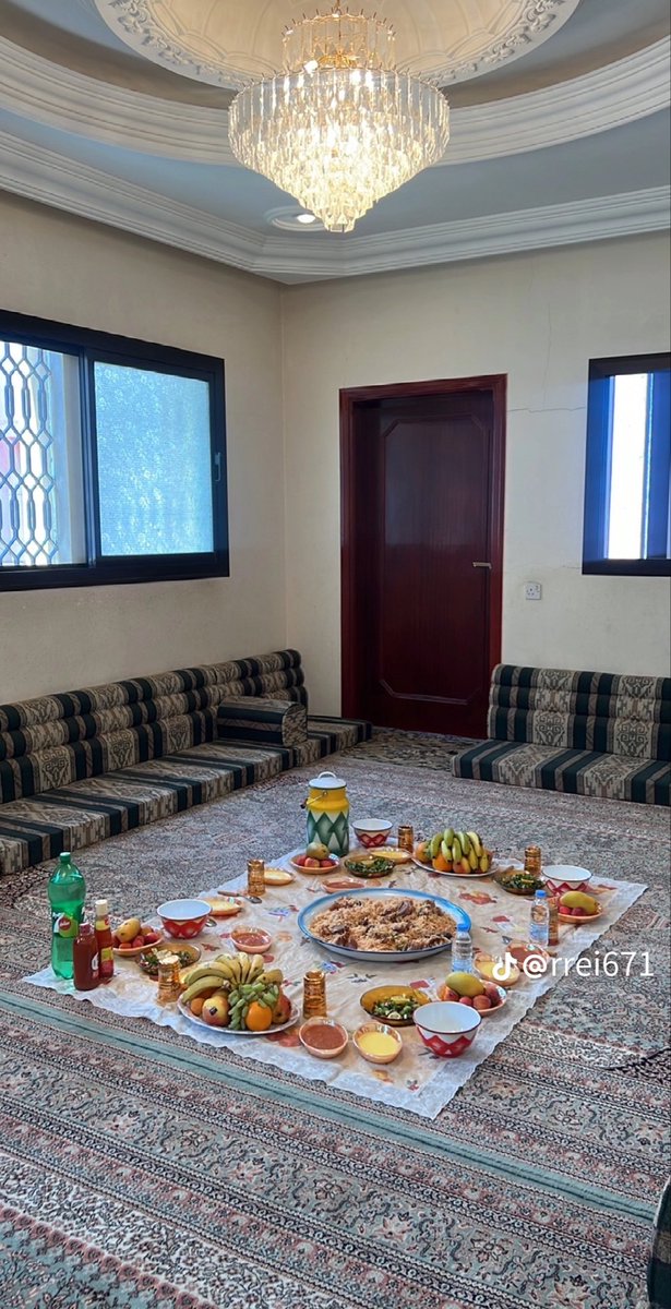 iiivll__'s tweet photo. العيد بالبيوت القديمة لها طعم غير🤍 https://t.co/tX4Lwa6eDh