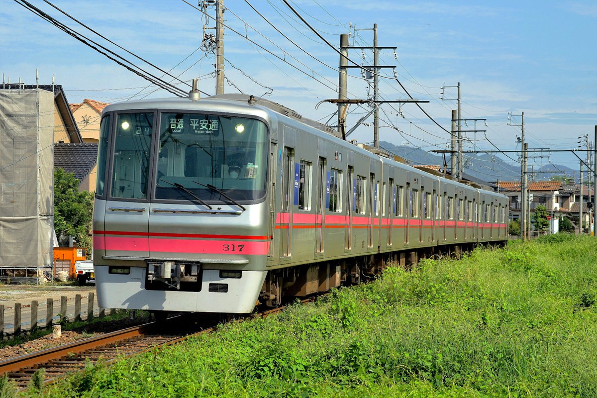 ktr5104's tweet photo. 昨日は3月17日だったので(病院行ったりで時間がなかった)、1駅間だけの地下鉄に直通する317さん。
今日は昨日と違う病院に行ってきます。

名古屋鉄道ｸ317 羽黒～犬山間にて2022年8月24日撮影

#317の日
#名古屋鉄道
#名鉄電車
#名鉄
#MEITETSU 
#犬山口駅 https://t.co/0jhGcHrRpj