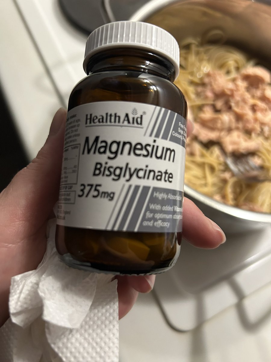 Miss Chris the 🐝 tweet media