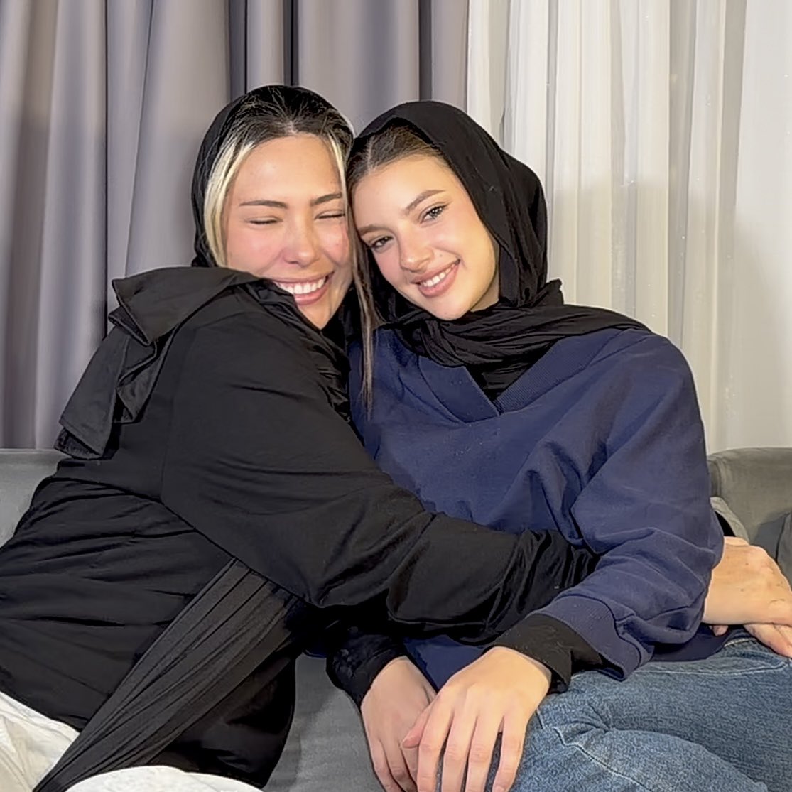 Lily Jay tweet media