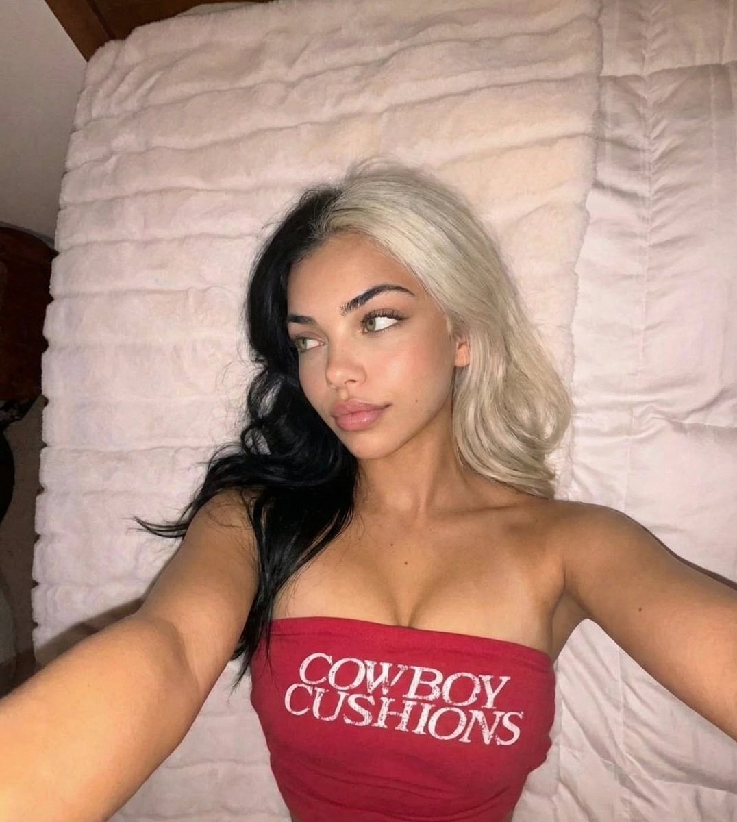 Lara 🖤🤍 tweet media