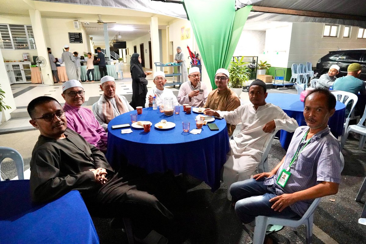 Azli Yusof tweet media