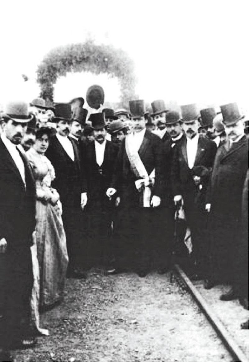 RenzoVaccarezza's tweet photo. Fragmento del discurso del Presidente José Manuel Balmaceda, pronunciado en octubre de 1890 durante la inauguración del Viaducto del Malleco.

"Este grandioso monumento marcará a las generaciones venideras la época en que los chilenos sacudieron su tradicional timidez y apatía y emprendieron la de un nuevo y sólido engrandecimiento. 
Quiero, en esta hora feliz, expresar mis votos porque los que vengan en pos de nosotros nos excedan en inteligencia, en actividad y en acierto, y sobre todo, en energía para hacer el bien y levantar más aún esta patria de nuestro corazón y de nuestros hijos".