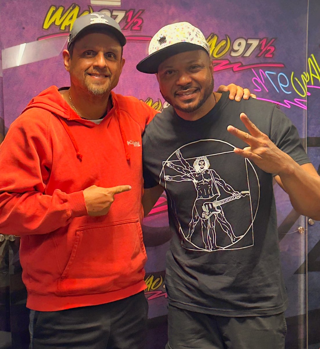 rafazevallos's tweet photo. Con la visita de la leyenda @LatinFresh507 en cabina de @WAO973 https://t.co/0PjNUiZzQW
