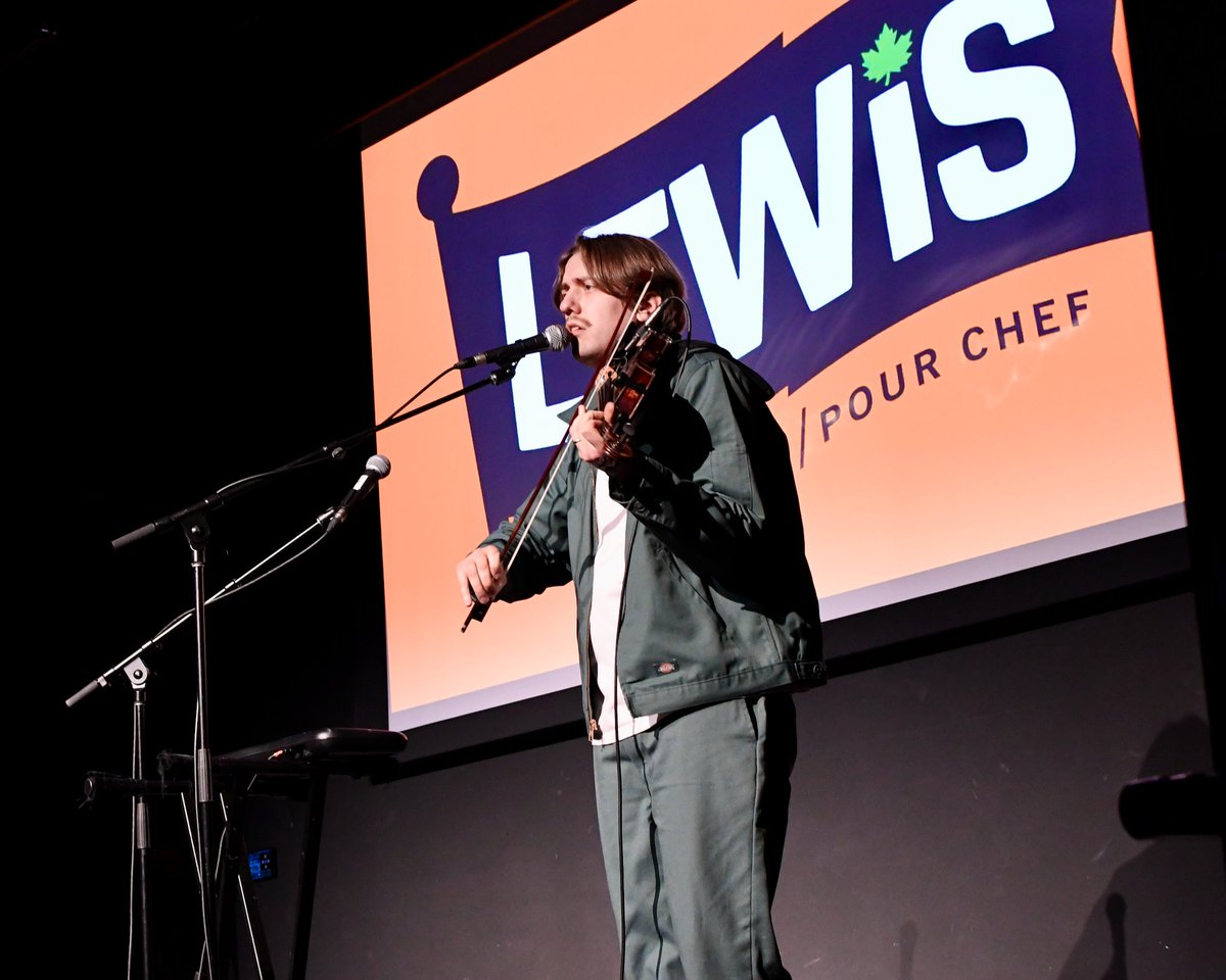 Avi Lewis tweet media