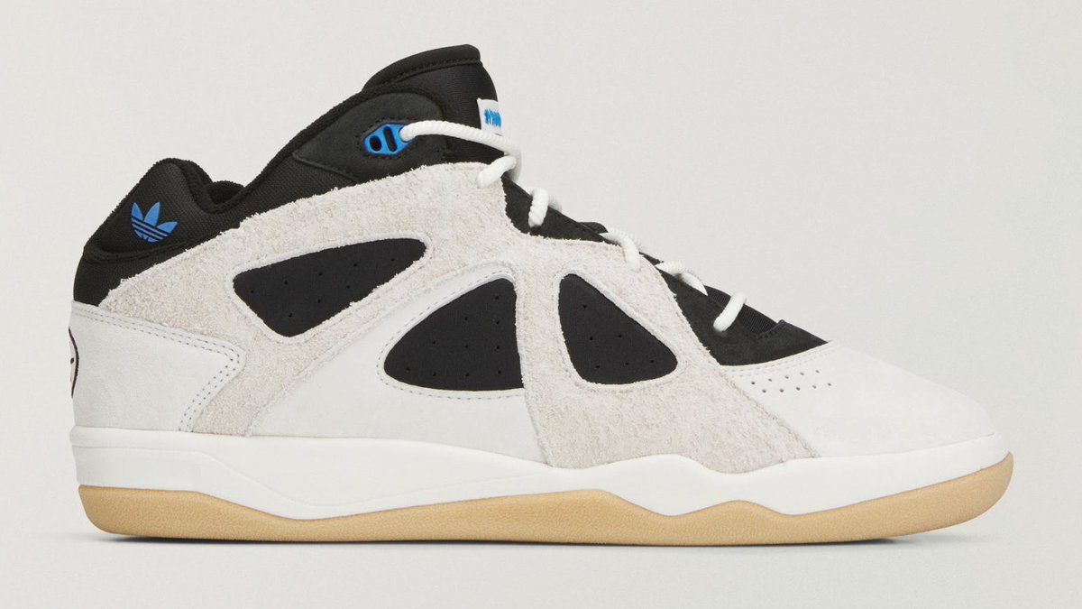 JustFreshKicks tweet media