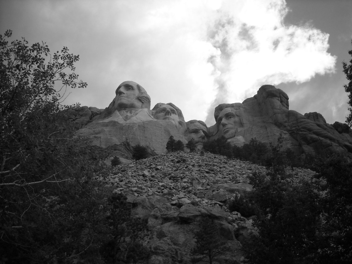 tacogladiator's tweet photo. #VoteSam he saved Mt. Rushmore from the communist North Dakotians. https://t.co/NS0l7S6NSU