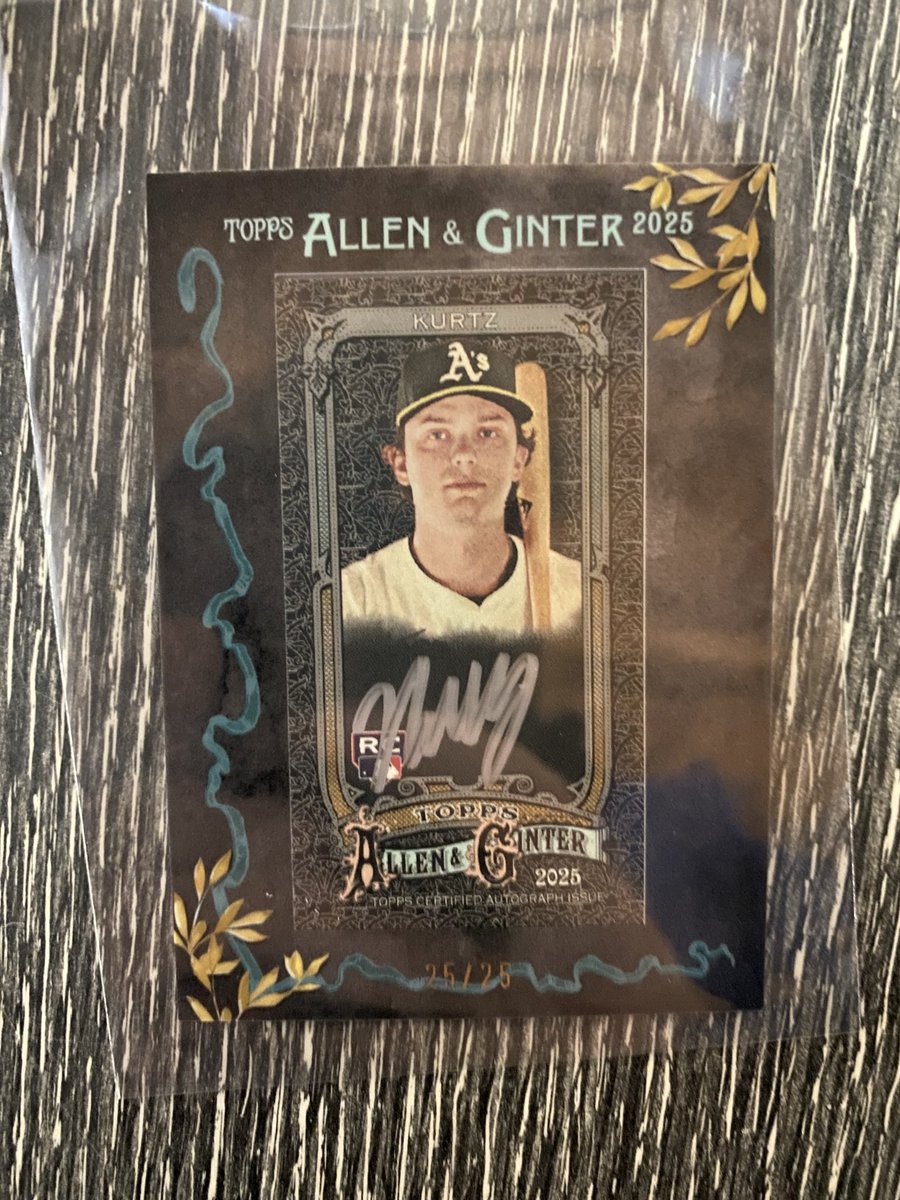 MKatsiroubas's tweet photo. I swore off Allen and Gunter until I saw this years X hobby box and couldn’t resist the sweet look of the box… easily my best pull @CardPurchaser how’d I do? Can’t find another comp with the silver auto👀 https://t.co/f4kRhc0Wkm