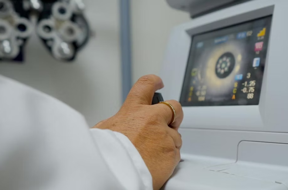 ¿CONOCES A PERSONAS de muy escasos recursos en Aguascalientes que necesiten de cirugía de cataratas y de estrabismo?... El Banco de Ojos y Tejidos de Aguascalientes y el gobierno del estado arrancan una campaña para llevar a cabo esos procedimientos...
desdelared.com.mx/salud/noticias…