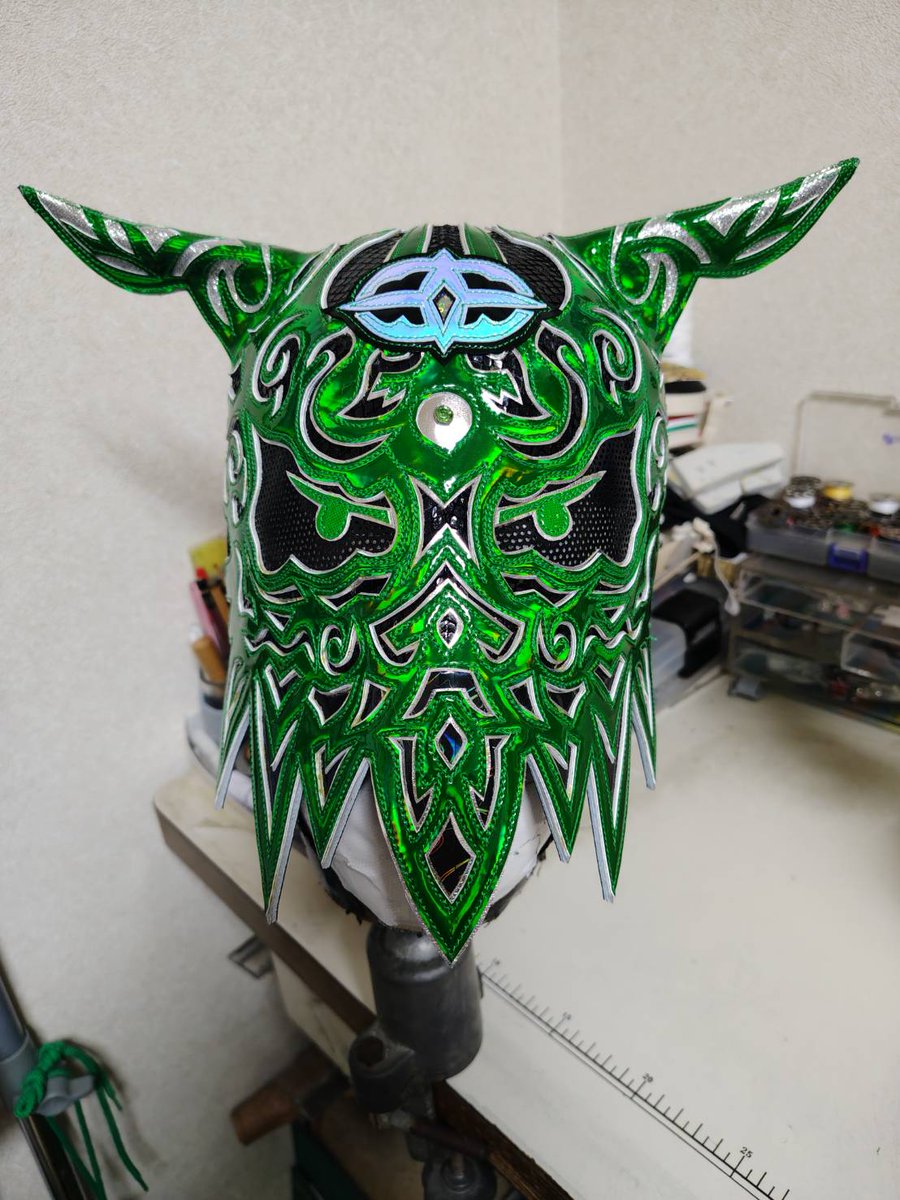 shisagainaking's tweet photo. 毒人16、みちのくプロレス徳島大会の入場で被った新しいデザインのガイナマスク‼️

#ガイナマスク
#ニューバージョン
#LAGOCEAN https://t.co/KRi2ar2mwe