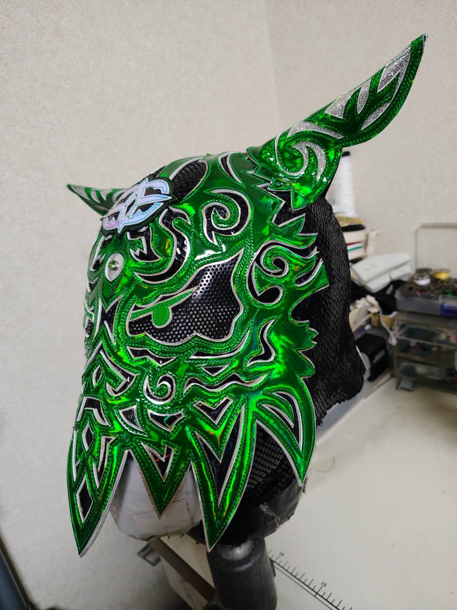 shisagainaking's tweet photo. 毒人16、みちのくプロレス徳島大会の入場で被った新しいデザインのガイナマスク‼️

#ガイナマスク
#ニューバージョン
#LAGOCEAN https://t.co/KRi2ar2mwe
