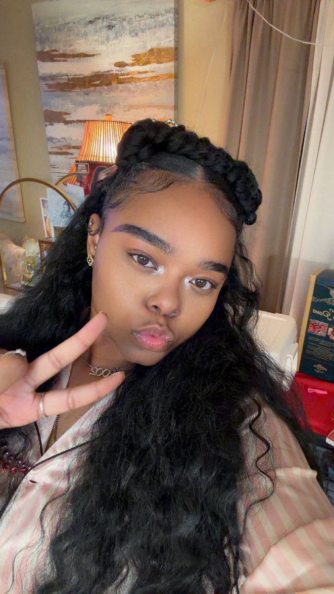 charlese🦋 tweet media