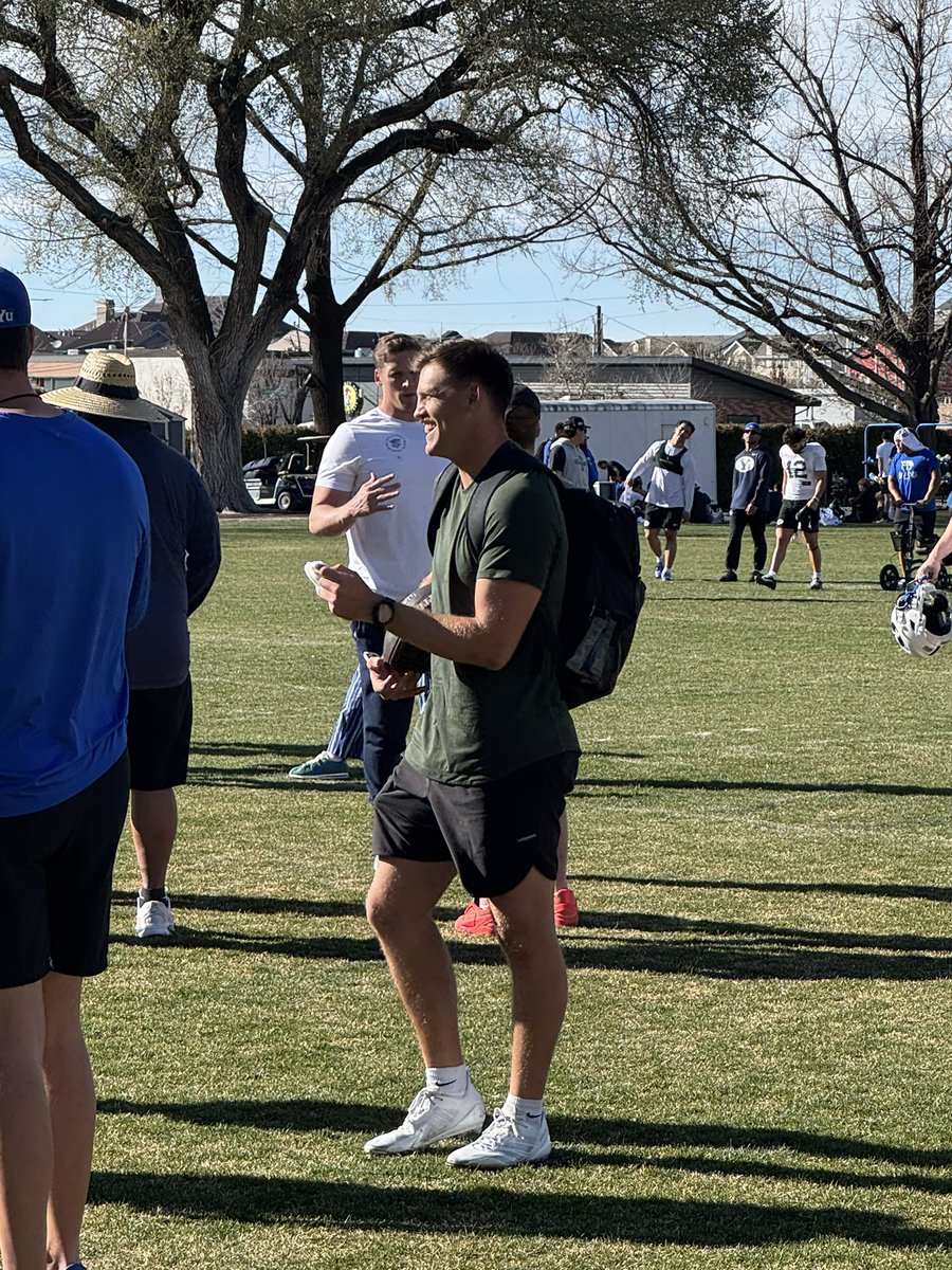 Jake Hatch (Yawk) tweet media