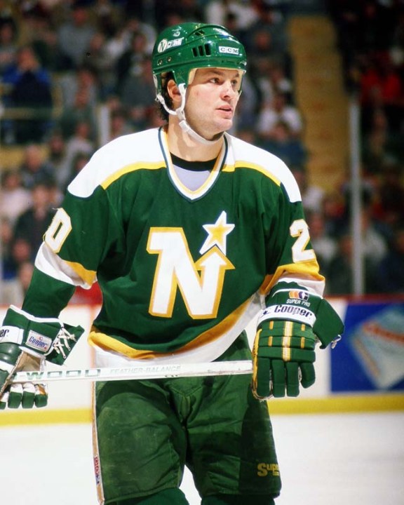 FB_Helmet_Guy tweet media