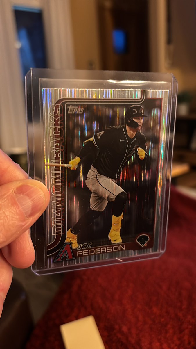 Never seen this refractor where it’s up and down lines like this? Little help? <a href="/CardPurchaser/">Card Purchaser</a>