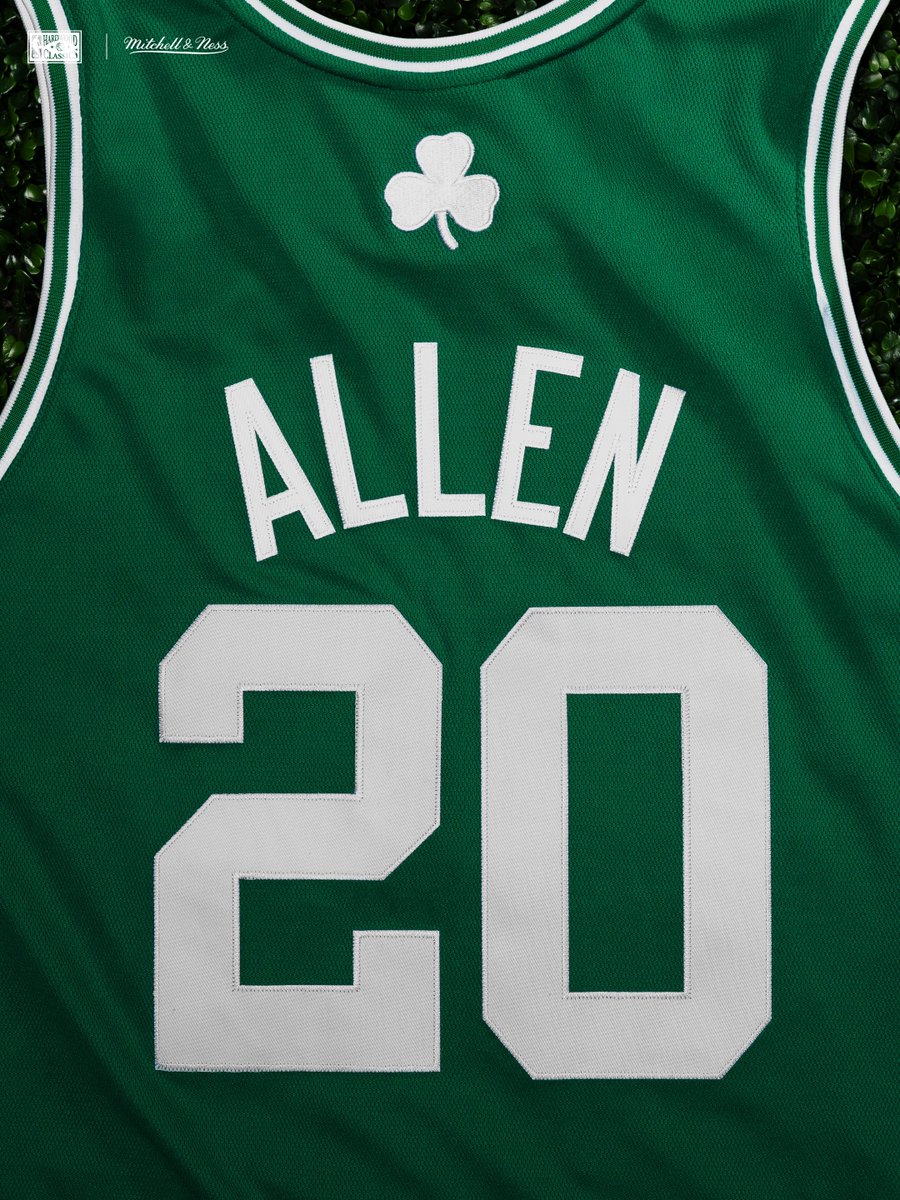 Mitchell & Ness tweet media