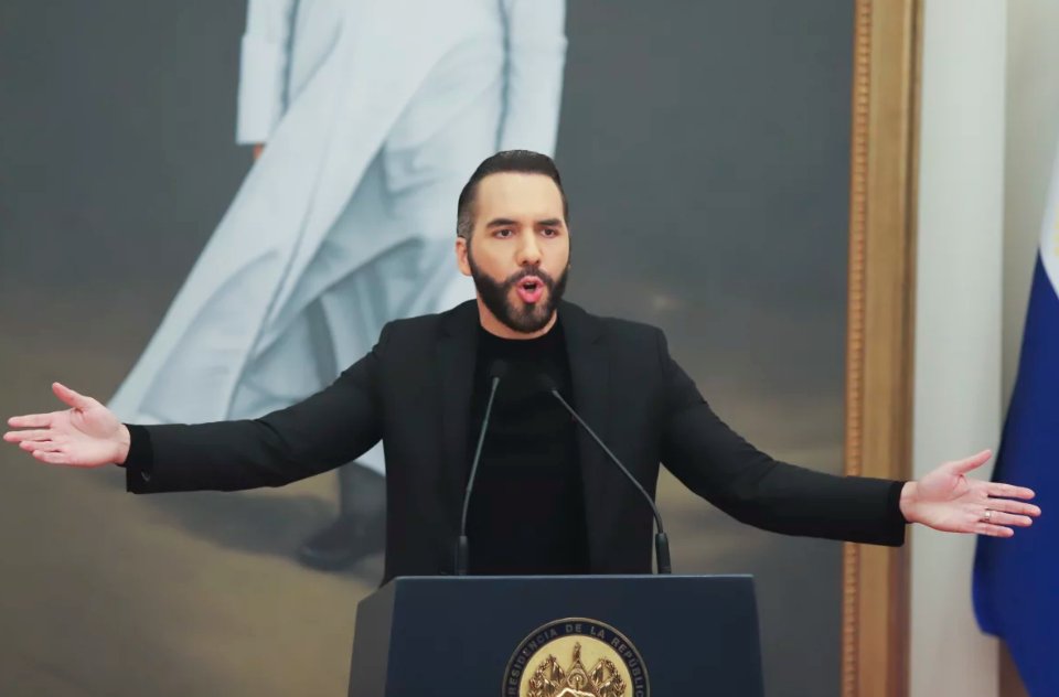 🚨 ÚLTIMA HORA

Bajo dirección del presidente <a href="/nayibbukele/">Nayib Bukele</a>, el Congreso de El Salvador aprobó llevar hasta cadena perpetua las penas para asesinos, violadores y terroristas.