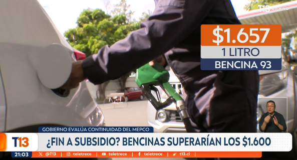 T13's tweet photo. ¿Fin a subsidio? bencinas superarían los $1.600

EN VIVO » https://t.co/tdFda9tz69 https://t.co/BqqD6rWpJ1