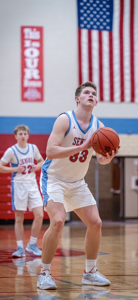 Dubuque Senior Basketball tweet media