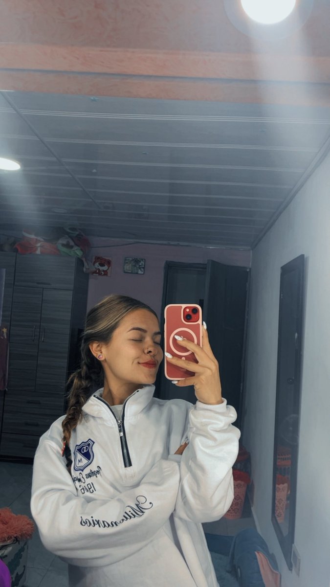 ♡Emily Clavijo tweet media