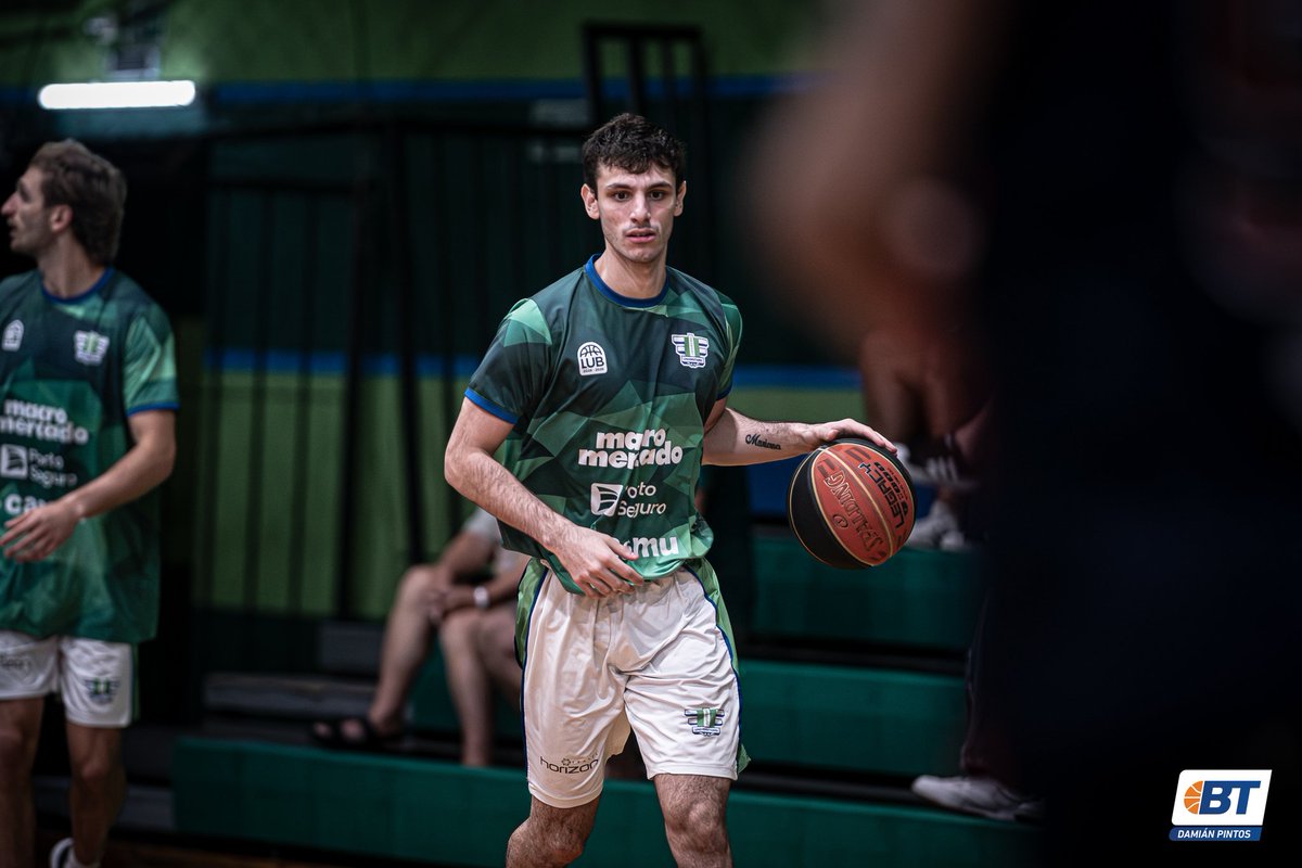 BasquetTotal's tweet photo. EL ÚLTIMO DE LA NOCHE

La cuarta fecha se cierra en el Prado, con el partido entre Urunday Universitario y Unión Atlética, en un punto que ambos necesitan para reclasificar. 

📝 @toti_moreno1
📷 @DamiPintos22

#LUBxBT https://t.co/ZzvXO56AML