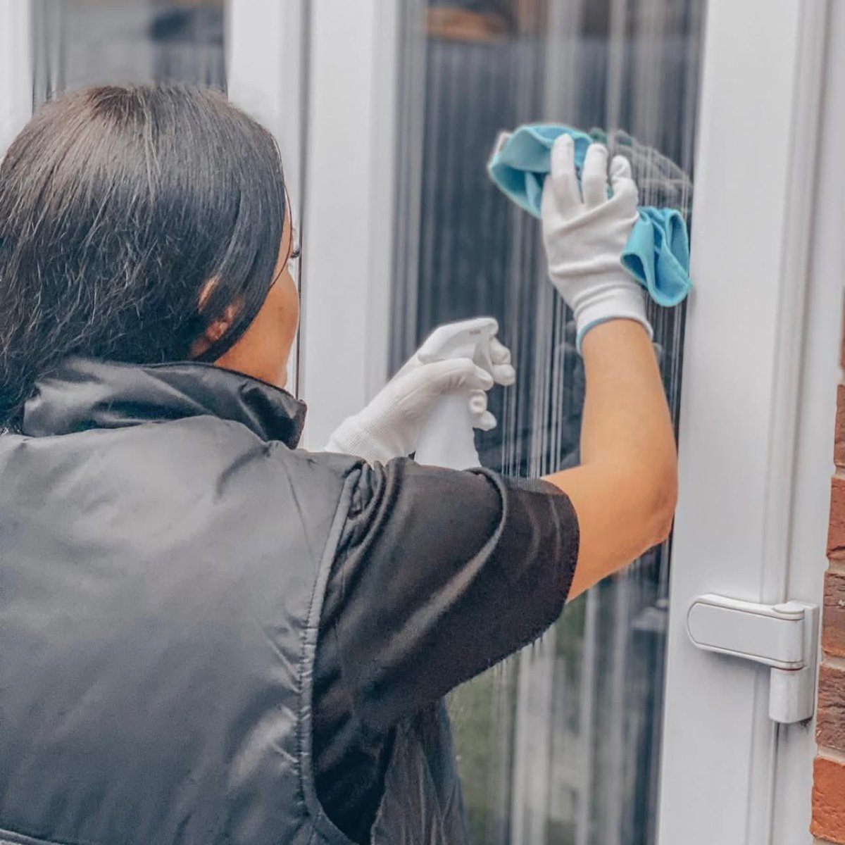 cornerstonefm1's tweet photo. Service Spotlight: Window Cleaning 🧼
First impressions matter - and sparkling clean windows can make all the difference ✨
#ServiceSpotlight #FacilitiesManagement #WindowCleaning #FMCornerstone https://t.co/Z8uMBBjzSk