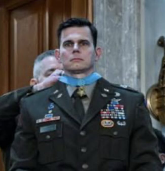 AURowski tweet media