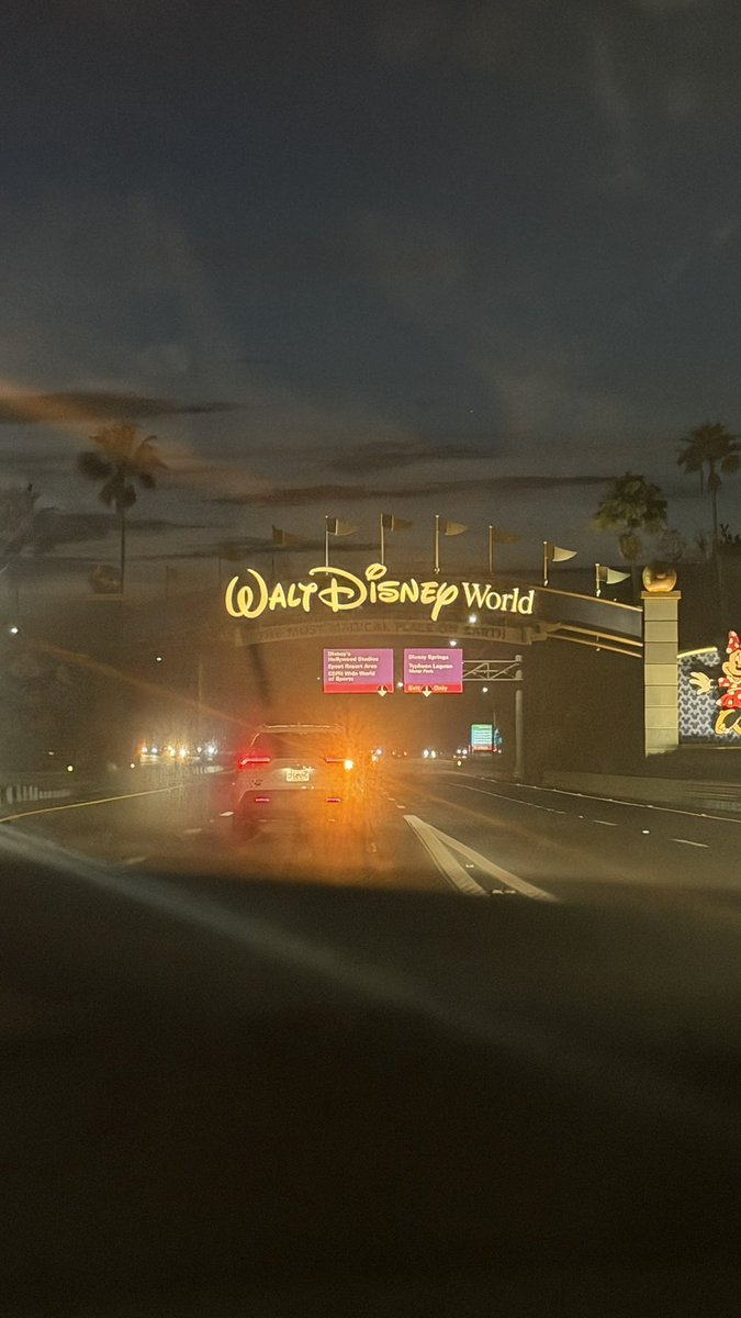 Jeremy (Main Street Magic) tweet media