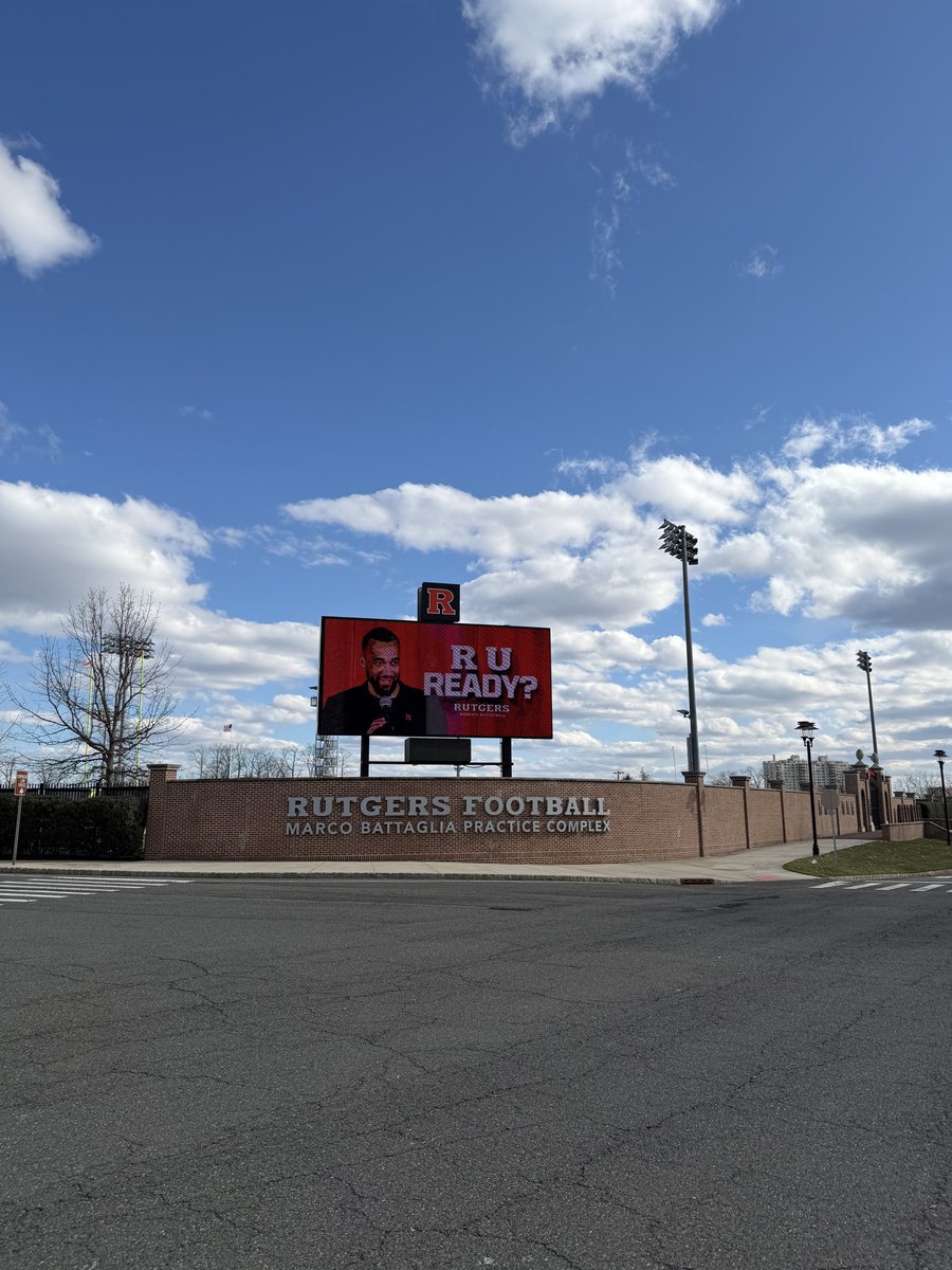 GreenyRU's tweet photo. Today was a great day for @RutgersU and the @RutgersWBB program! ⚔️ @WFTate4 @ZinnKeli

Welcome to the Banks Coach @iGREDUS, Tiffany, Ella &amp; Gio!

“Get your season tickets now because soon, I’m telling you, there won’t be a lot of them available.” ⤵️

🎟️ https://t.co/X6q7bC4SuU https://t.co/MilAbQjNAp