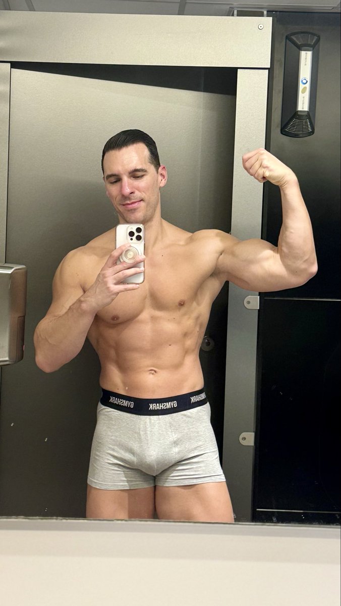 olmodelo tweet media