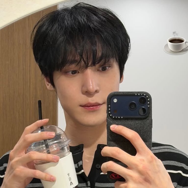 hoh2ong's tweet photo. ˚˖𓍢ִ໋❀ https://t.co/InSY80gyiE