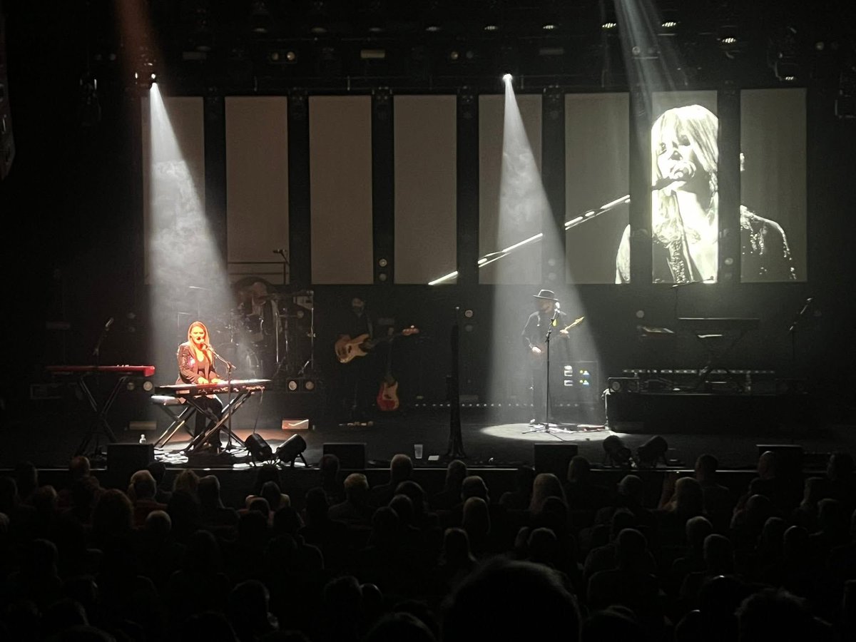 Rumours Of Fleetwood Mac tweet media