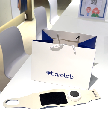 #PR  

韓国で話題になっている #BAROLAB の #手首マッサージ器✨

TENS＋EMSの刺激でピリピリしながらほぐしてくれる感じ。8種のモードをその日のコンディションで使えるよ！
デスクワークとかスマホで手首疲れてる人におすすめ🎵 

Qoo10で買えるよ💛  qoo10.jp/shop/barolabof…  

<a href="/barolab_jp/">BAROLAB(バロラボ) 公式</a>