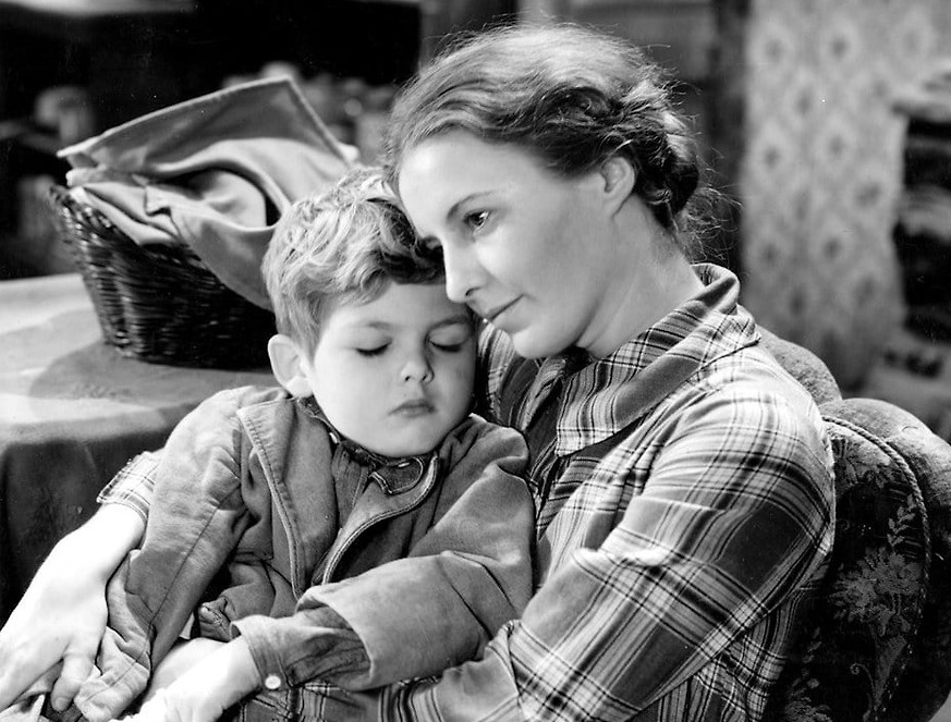 JimLNeibaur's tweet image. Watching SO BIG (1932) for the first time.  One of the few Stanwyck movies I have not seen; a pre-code directed by William Wellman.  This shows promise.  I like to see Stanwyck's earlier films, especially one I haven't seen.  #TCMParty