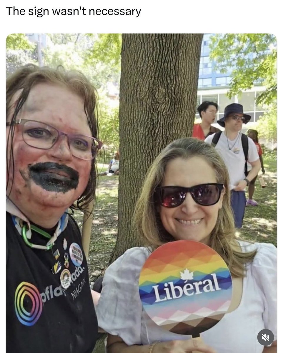 GarbageSmurf tweet media