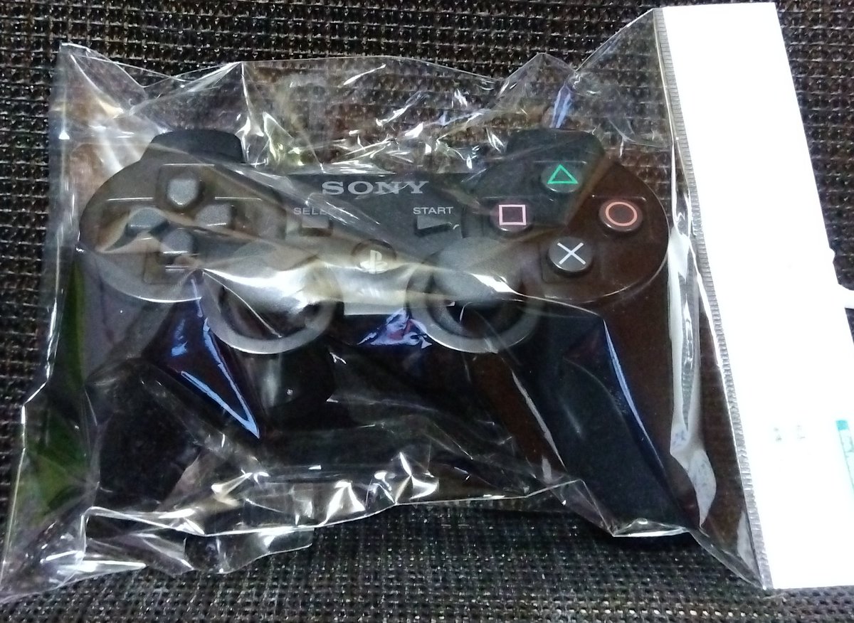 UdPzRxzTBYSzPuK's tweet image. ハードオフでお買い物w
PS2のトムとジェリー ヒゲヒゲだいせんそうとPS3のコントローラーw
#レトロゲーム
#PlayStation2
#プレイステーション3